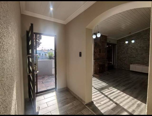 3 BEDROOM PROPERTY TO RENT IN WINDSOR PARK ESTATE